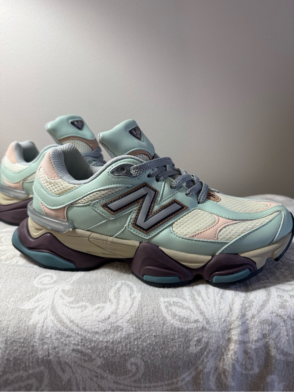 New Balance Women's Mint, Pastel Pink & Cream Chunky Sneakers NB9060 womens 8.5